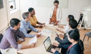 Read more about the article Leadership​‍​‌‍​‍‌​‍​‌‍​‍‌ in a Volatile Economy: How Global CEOs Are Navigating Uncertainty